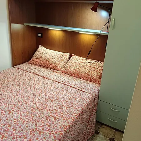 Appartement Functional Flat Near The With Garden Bibione