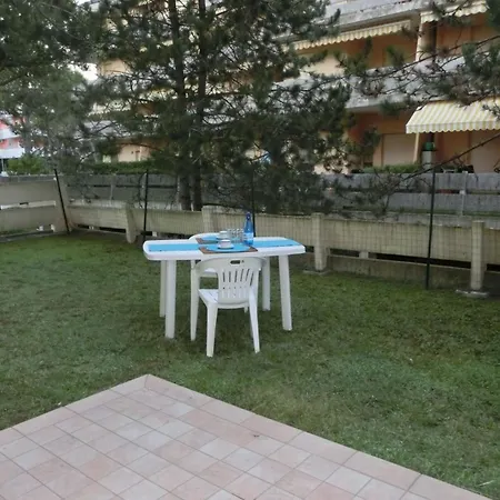 Appartement Functional Flat Near The With Garden